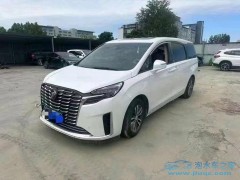 奇瑞風云E05正式發(fā)布官圖，將于30日成都車展亮相。