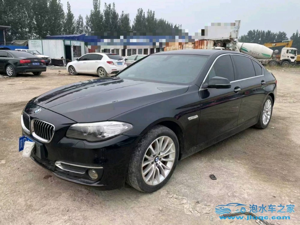 車輛遇大雨積水:如何預防與應對排氣管被淹的緊急情況-泡水車之家 車輛遇大雨積水:如何預防與應對排氣管被淹的緊急情況-泡水車之家