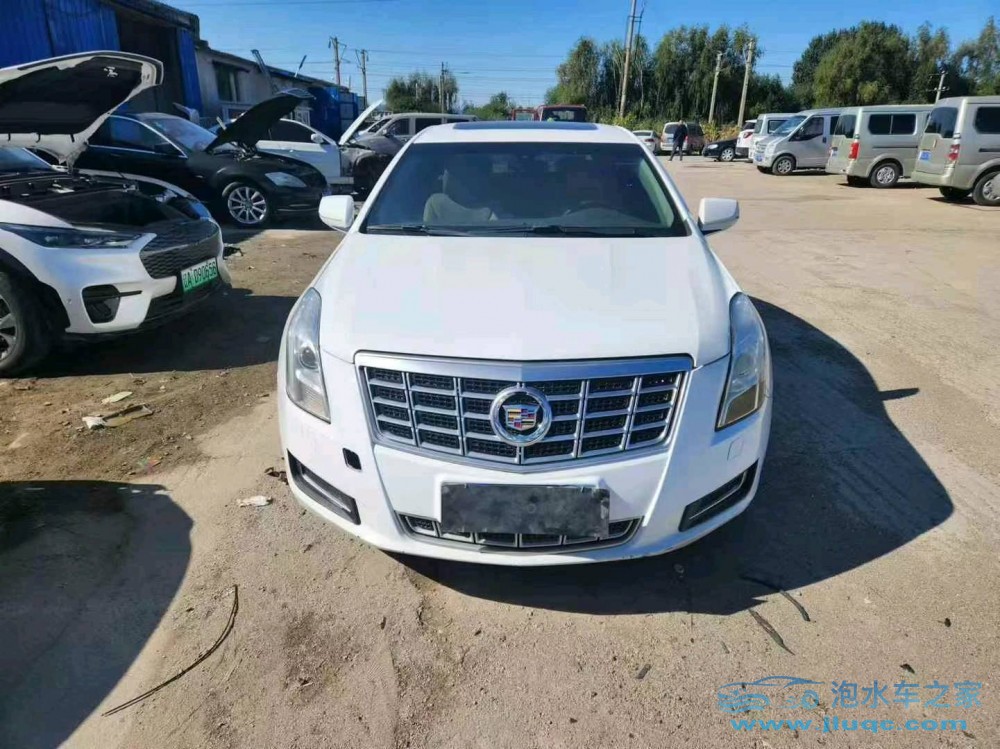15年凱迪拉克XTS泡水車