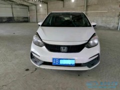 泡水車車頂棚布脫落？教你用針管打膠水巧修復！