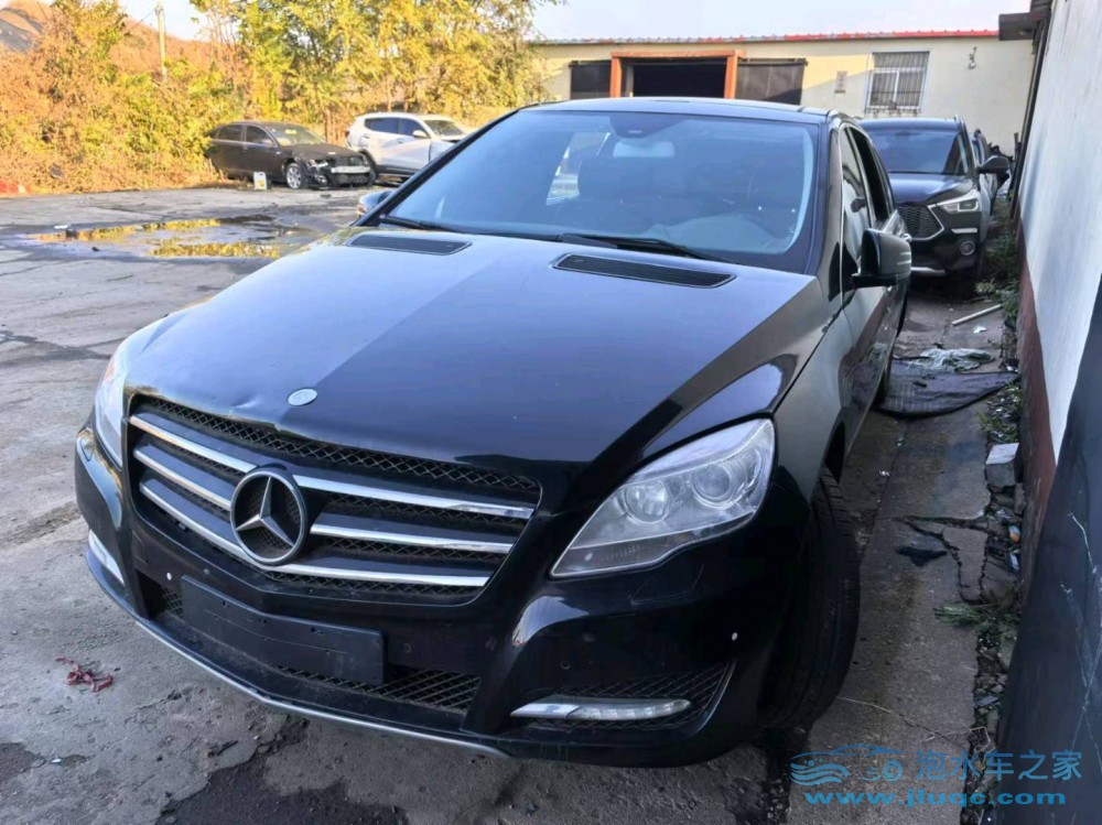 泡水車能否直接走全損險(xiǎn)？購(gòu)買時(shí)需注意哪些關(guān)鍵事項(xiàng)？