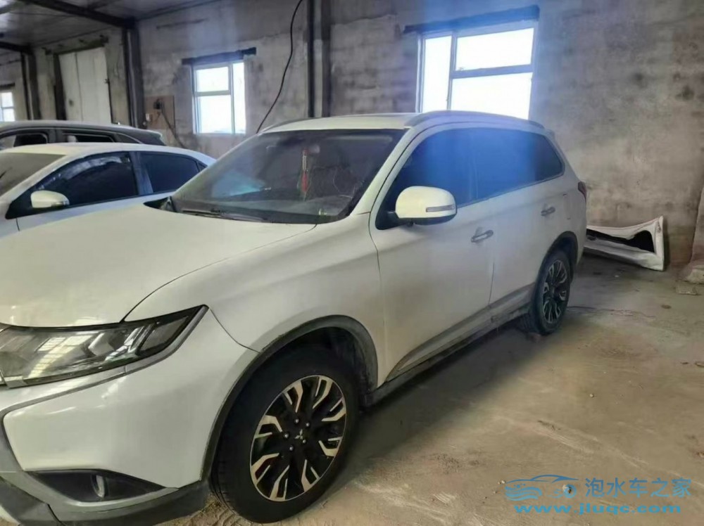 什么情況下屬于泡水車？什么情況泡水車可以全損？-泡水車