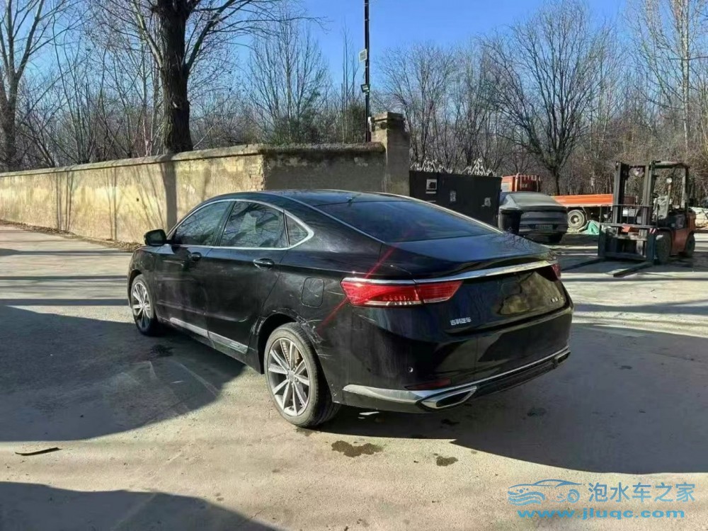 什么是輕微泡水車？怎么在泡水車平臺上挑選泡水車？-泡水車平臺