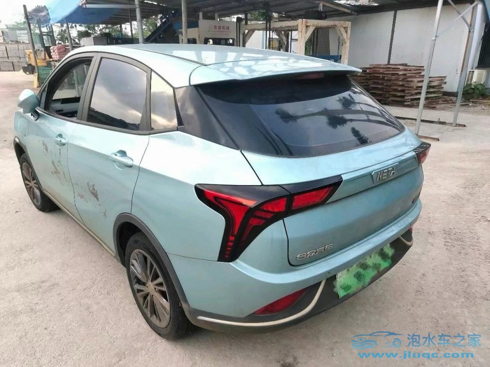 泡水車真的能買嗎？汽修師警告：這3種水位線車輛買了必虧！-購買泡水車