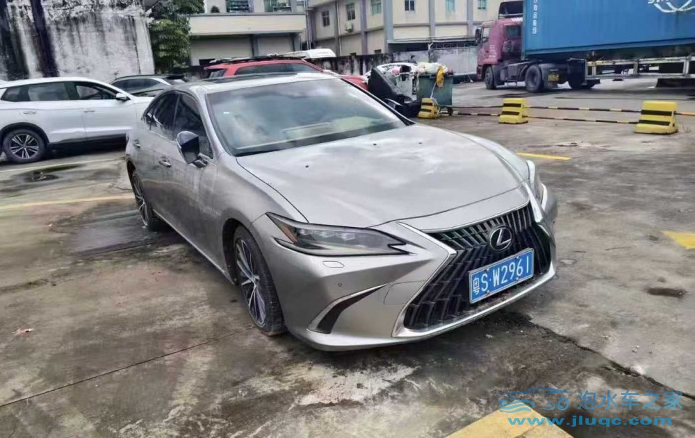 高檔豪華泡水車在哪里可以買？-購買泡水車