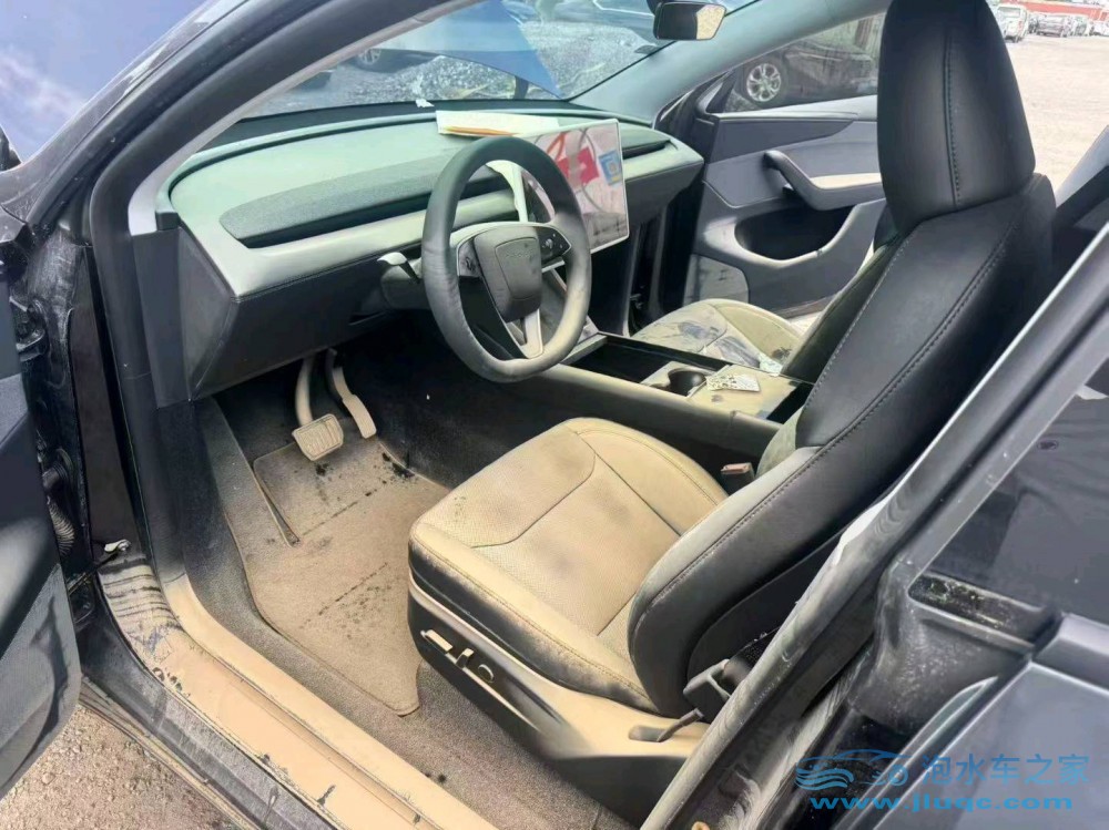 25年特斯拉Model Y