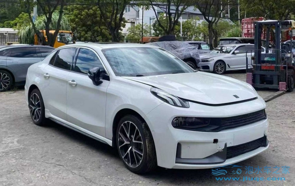 為什么泡水車越來越受歡迎？解密它背后的市場邏輯-泡水車