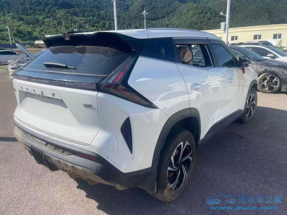 泡水車維修時間要多久？專業(yè)解答汽車修復(fù)周期-泡水車維修