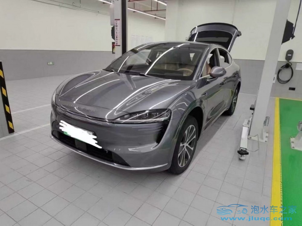 泡水車平臺上的車能買嗎？內行人這樣說-泡水車平臺