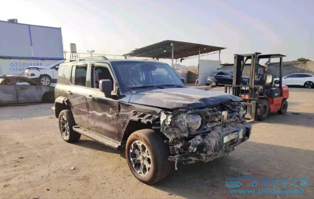 25年長城坦克泡水車